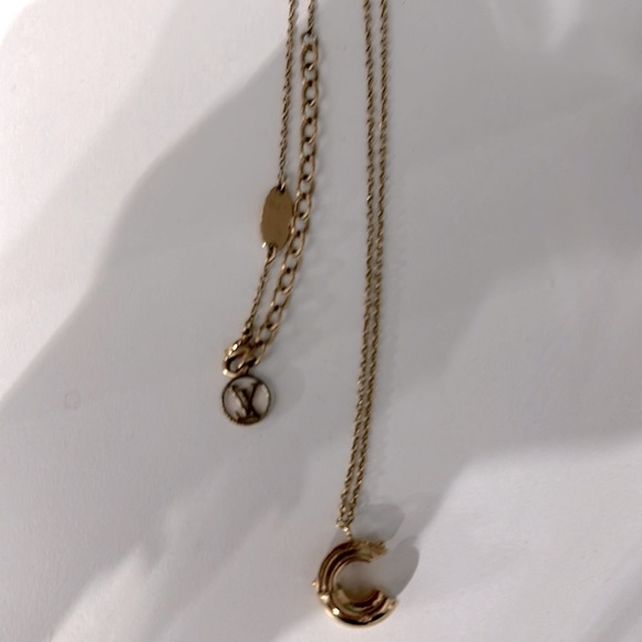 Louis Vuitton “C” pendant necklace - Picture 1 of 5